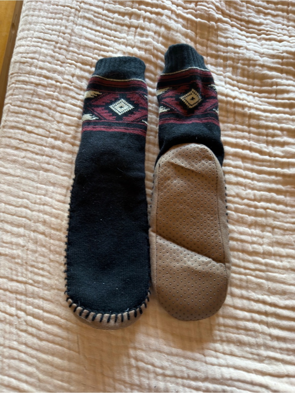 Men's Black Patterned Grip-Lined Slipper Socks / Shoe Size 10-11